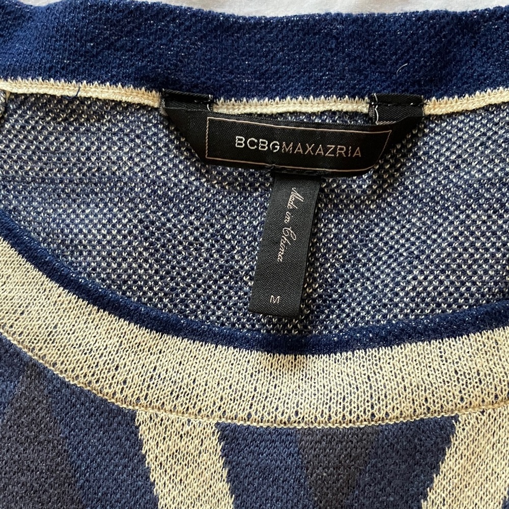 Geometric Pattern Crewneck Sweater - Navy and Beige - Picture 2 of 3